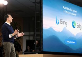 Yusuf Mehdi, vice-president de Microsoft, presentant Bing