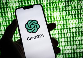 Logo de ChatGPT affiche sur un smartphone